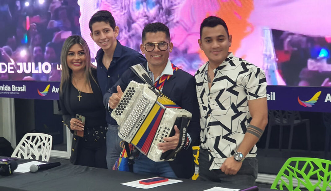 conferencia de prensa binomio de oro